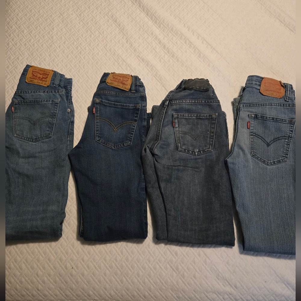 4 pairs of Levi's brand, boys jeans for 1 price